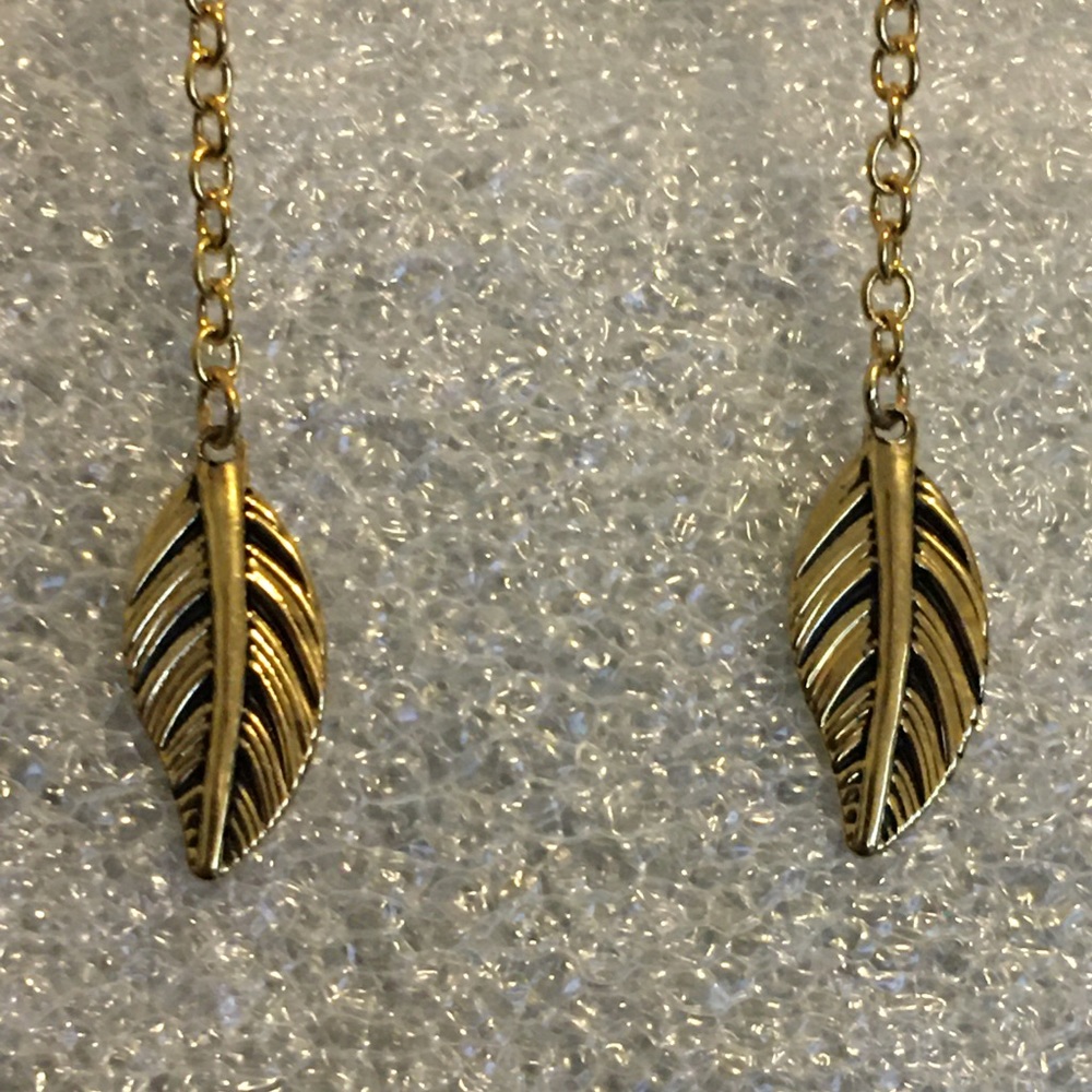 Allison Reed ~ Earrings - Picture 2 of 3